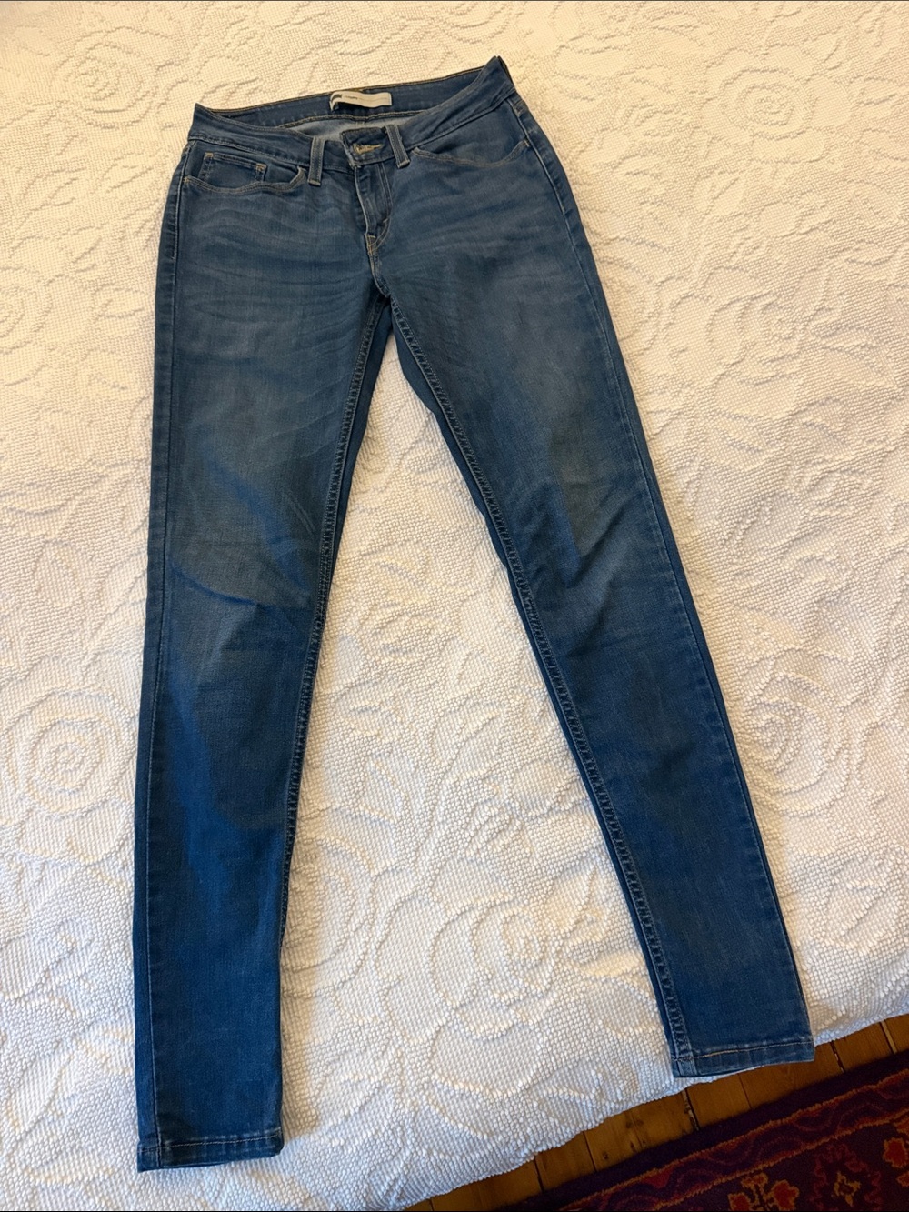 Levi's Women's Skinny Jeans in Medium Blue Wash